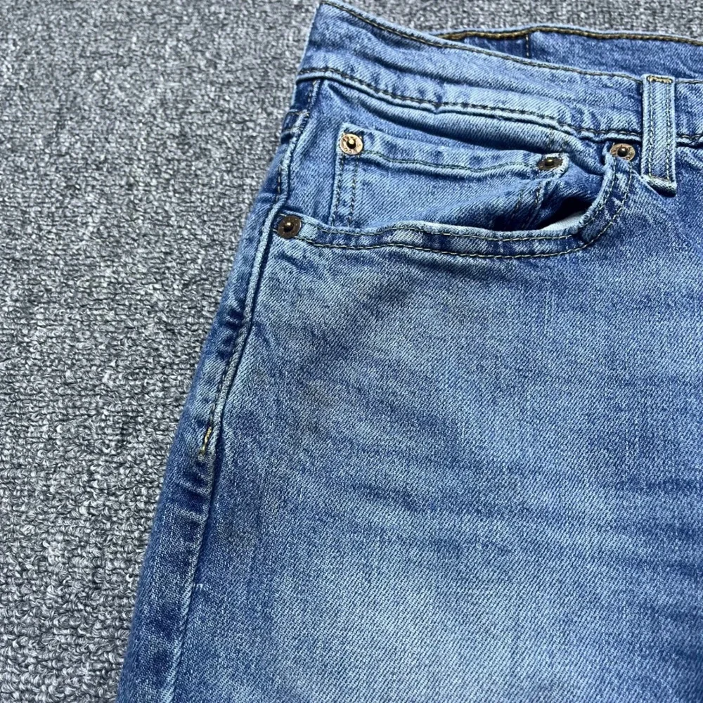 Levis inseam 29